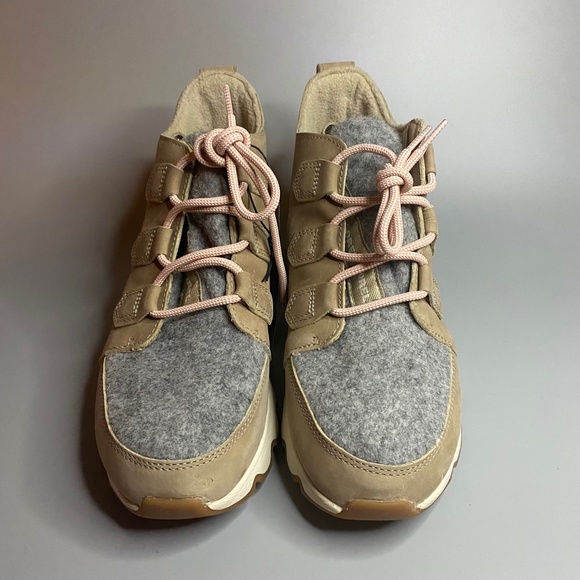 Sorel Kinetic Caribou Boots Sandy Tan 8.5 & 7.5 - Picture 2 of 5